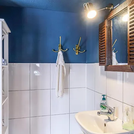2 Bedroom Cozy In Ferienhaus Tönning