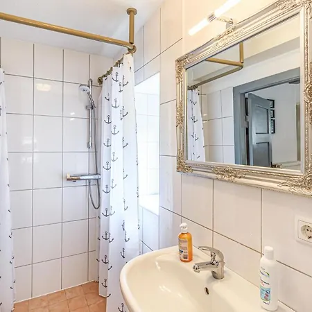 2 Bedroom Cozy In
