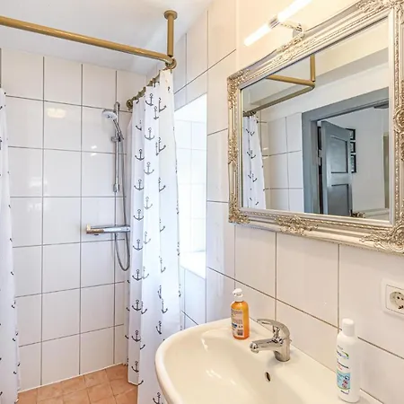 2 Bedroom Lovely In